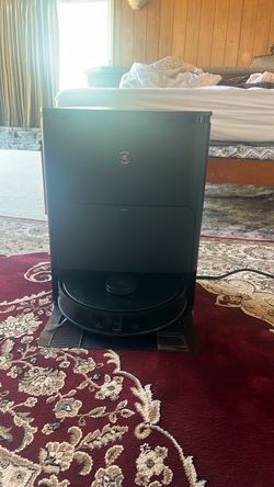 Robot Vacuum with Auto-Empty Base Station