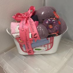 New💥Baby Gift Basket $15