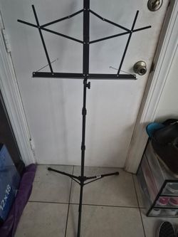 On stage stand music pro with tripod