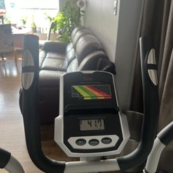 Sunny Health & Fitness Air Walk Trainer 