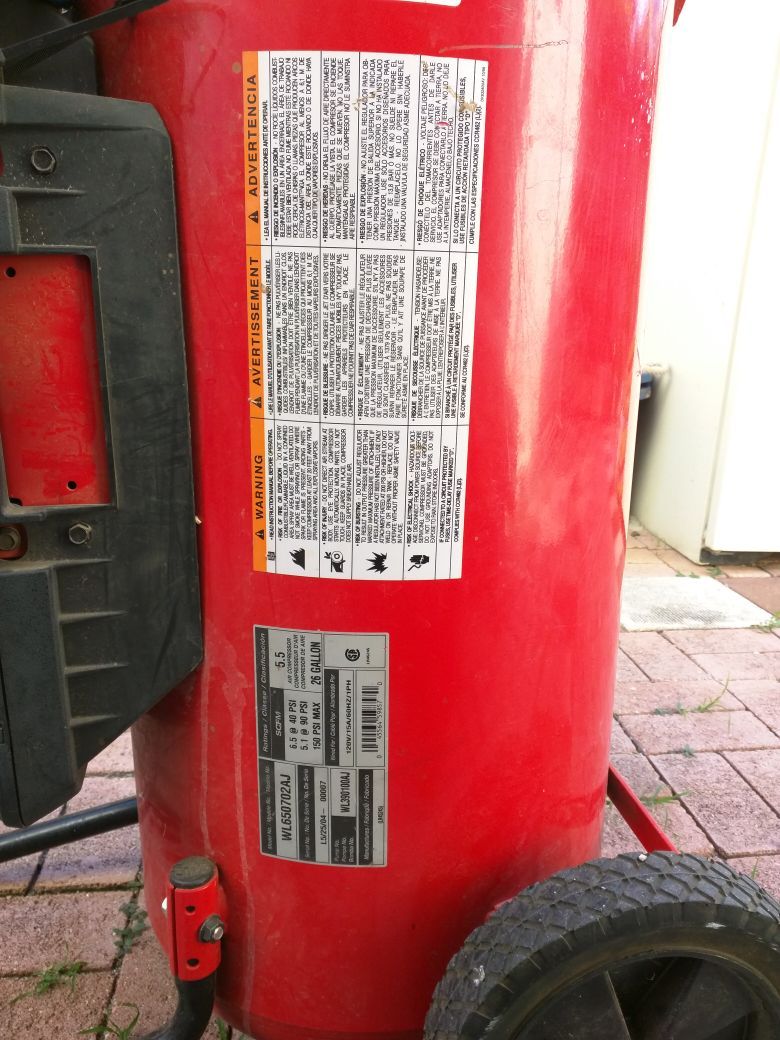 Husky verti zontal 26 gallon air compressor for Sale in Ewa Beach HI OfferUp