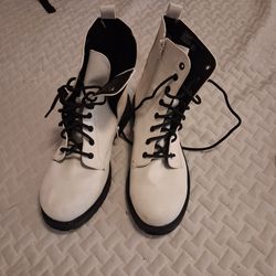 NEW Women's Time & TRU White Lug Combat Boots Lace Zip Up Size 10