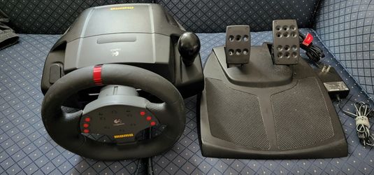 Logitech Momo Racing Wheel 
