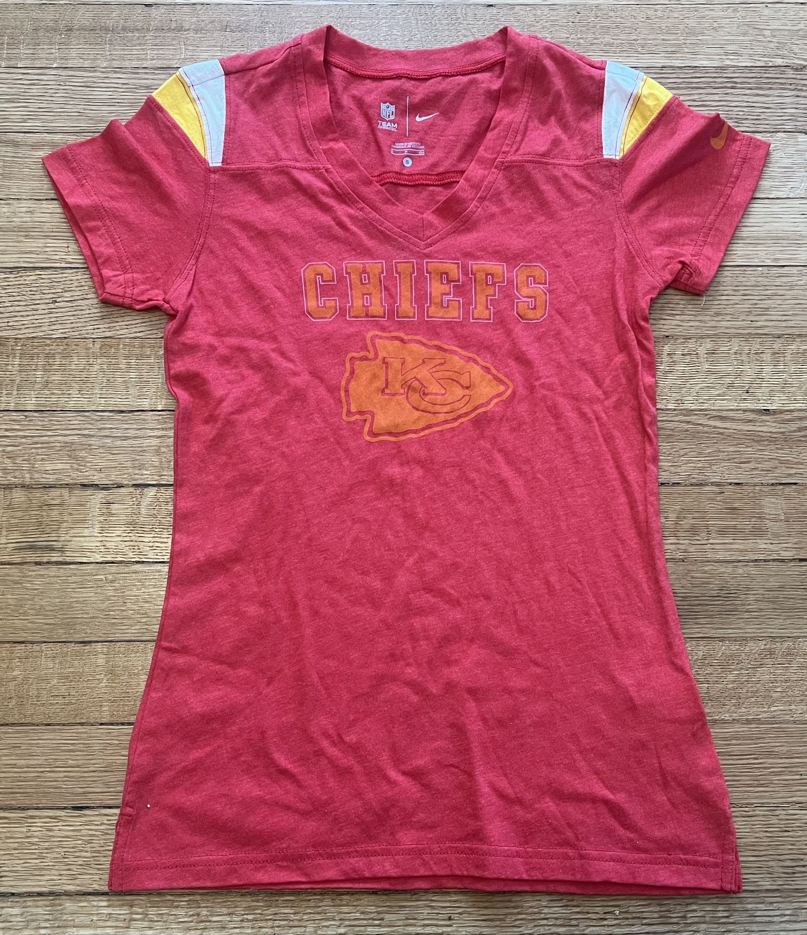 Never Worn! Ladies Kansas City Chiefs Shirt - Small