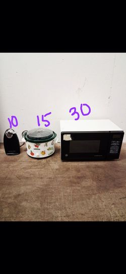 Kitchen appliances price is on the picture pickup 3-8:30 pm rainbow/charleston cash only read description