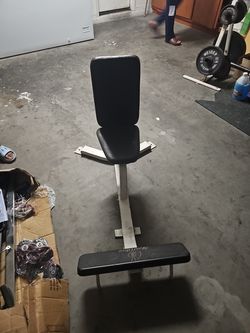 Shoulder press seat