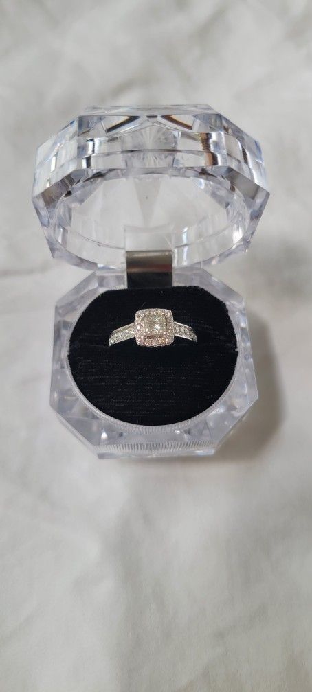 Diamond Ring 14kt Gold Size 6.25