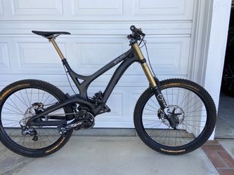 Evil Undead mountain bike, Size L, Near-mint Condition, Only Top Shelf Components, $4,500 OBO