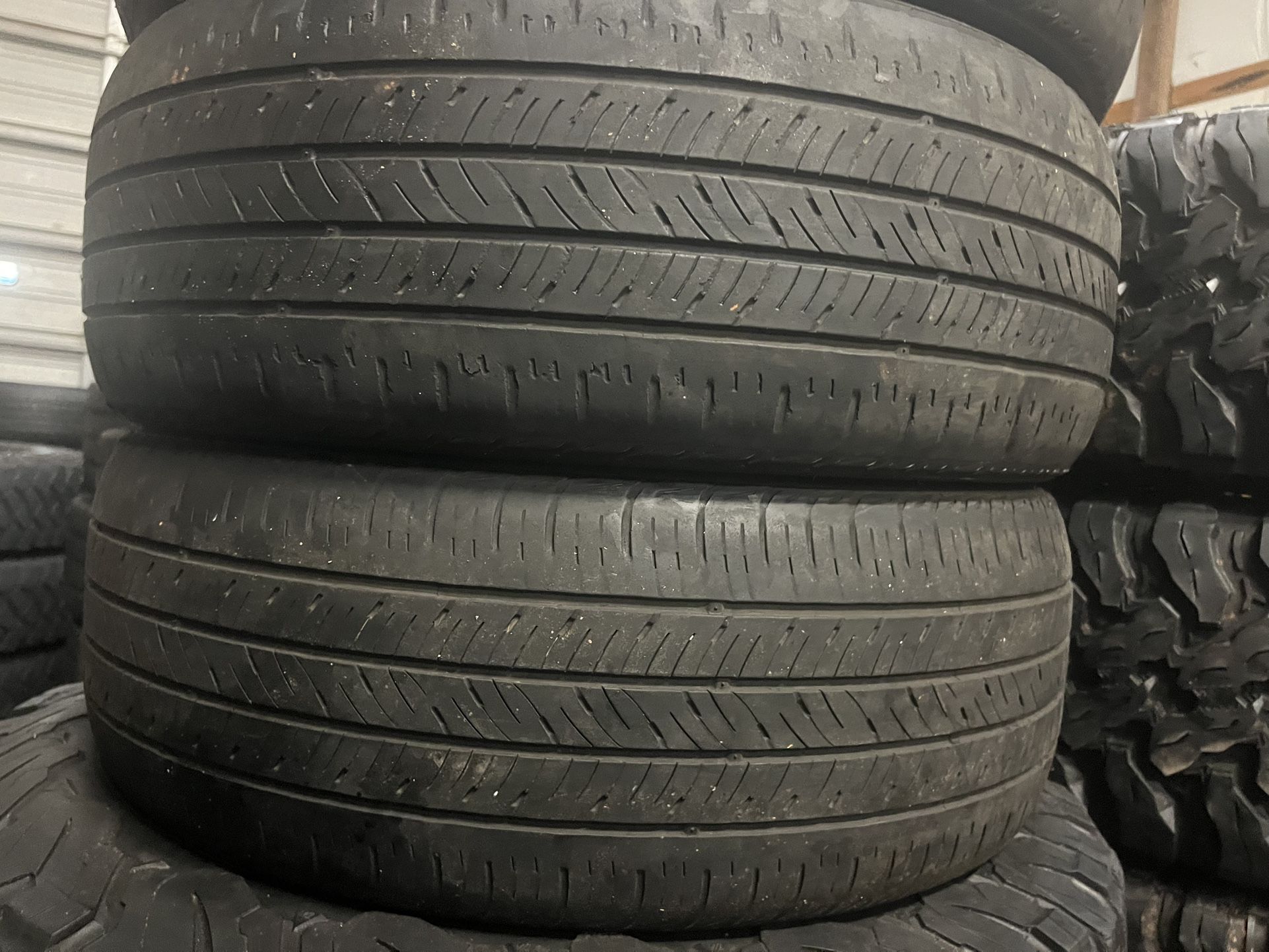 215 55 17 HANKOOK MATCHING PAIR $40 for the 2 tires