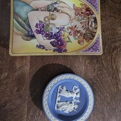 Wedgewood Plate And Decorative Art Nouveau Glass Tray