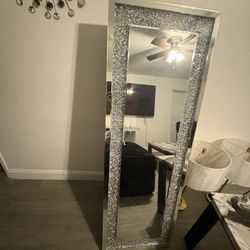 Crushed Stand  Up Mirror 