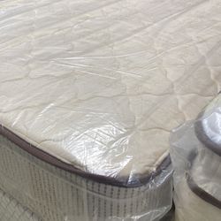 NEW QUEEN SIZE PILLOW TOP MATTRESS W. BOXSPRING INCLUDED 