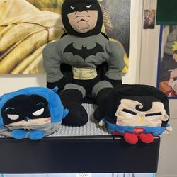 Batman Plush With 2  Mini Cubed Batman Plushies 