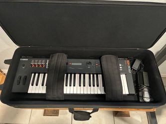 Gator Keyboard Case on Wheels
