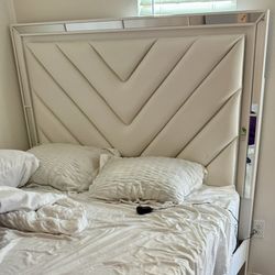 Queen Sized Bedroom Set
