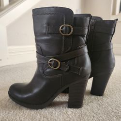 Style and Co  3 1/2" Black Leather Heel Booties  Size 6M