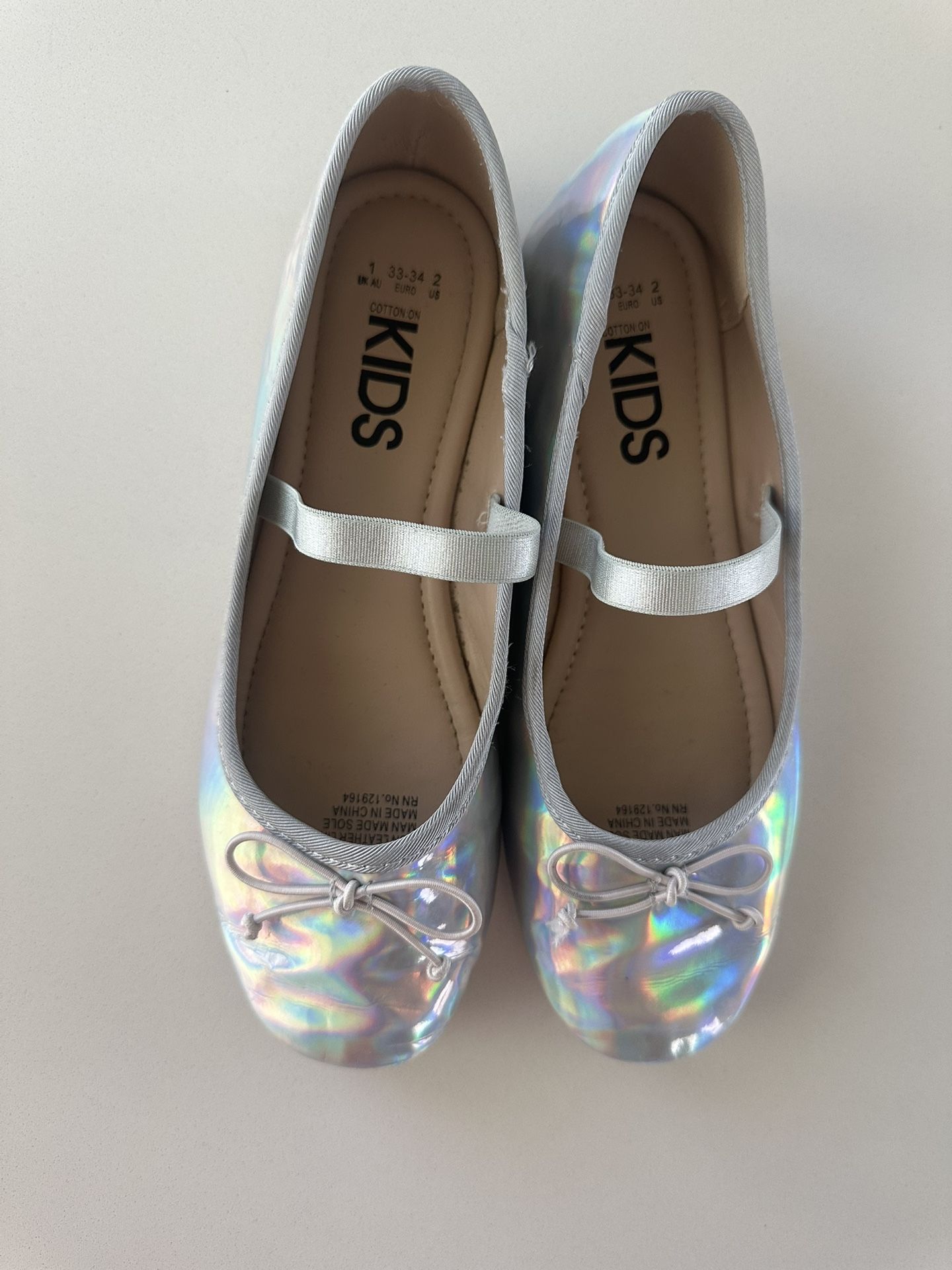 Girls Shoes - Silver litmus /Tornasoles Sizes 1-2