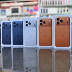 iPhone 17 Pro & iPhone 17 Pro Max ((Take It Home In Payments/ llévatelo a casa en pagos) 