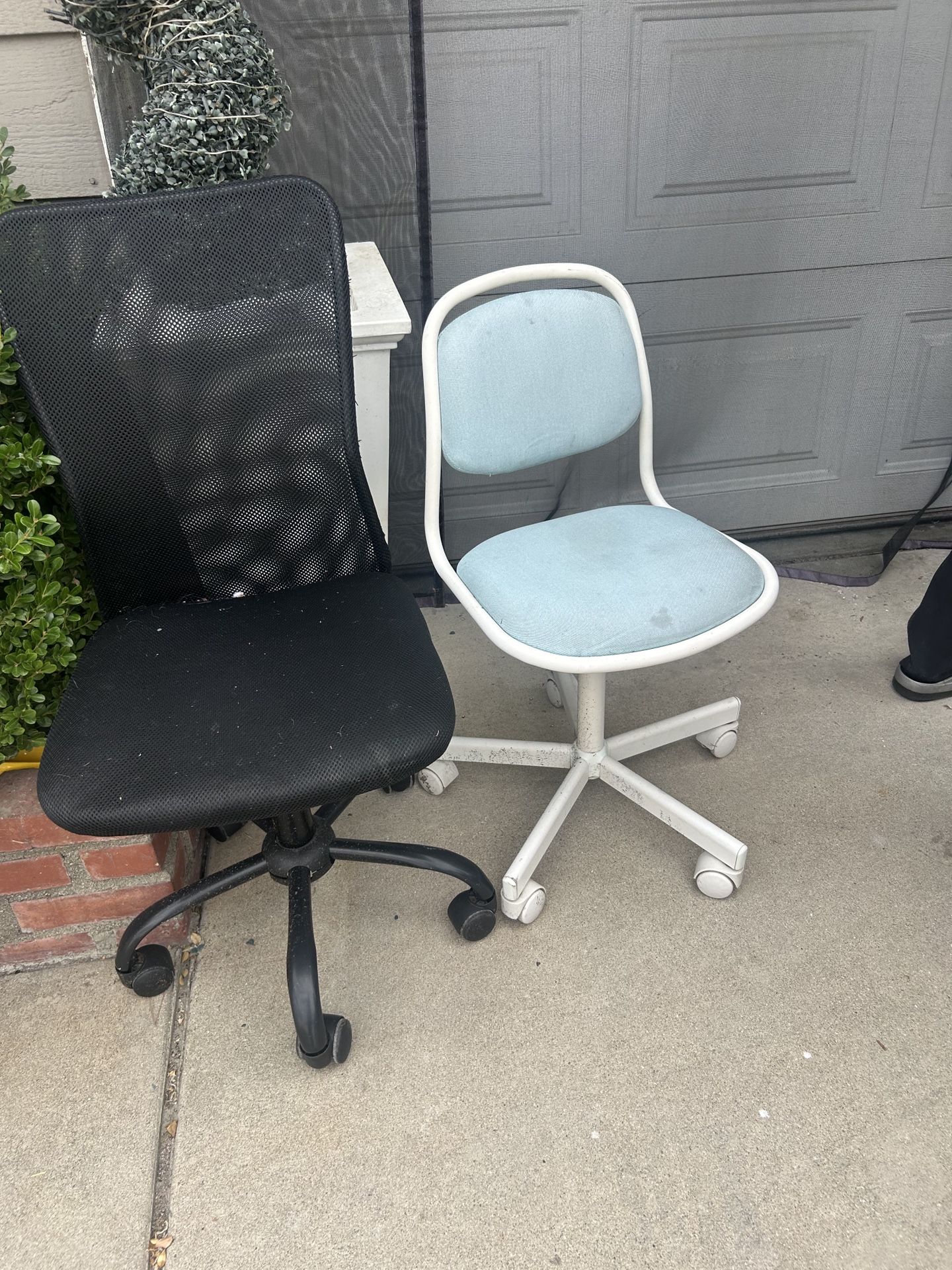 free Chairs