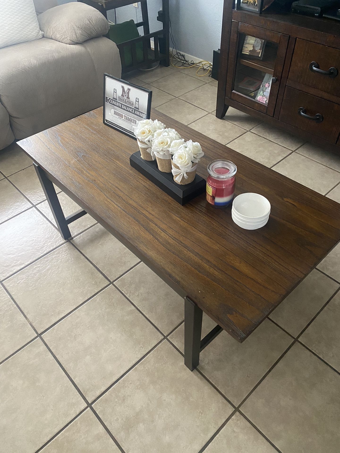 Coffee And 2 Lamps Tables