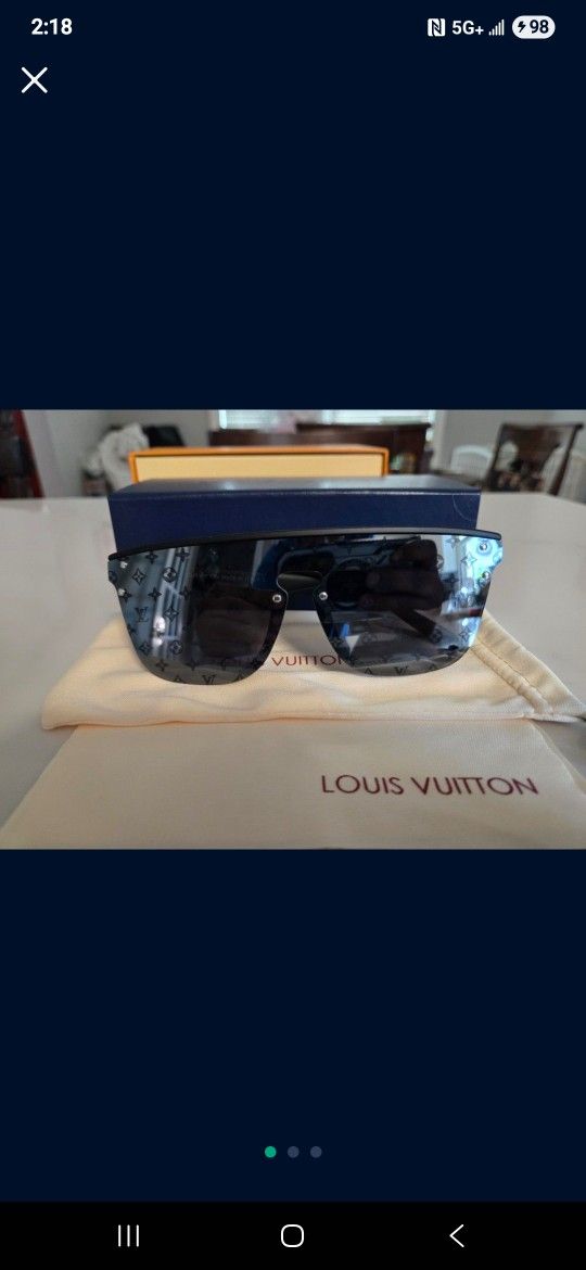 Louis Vuitton Sunglasses In Exellent Condition