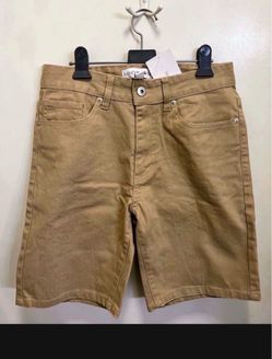 Men’s Medium Short Pants By Fashion Nova brand (Pick up🛒 In Bellevue)*Check out my Other Posts 🎁