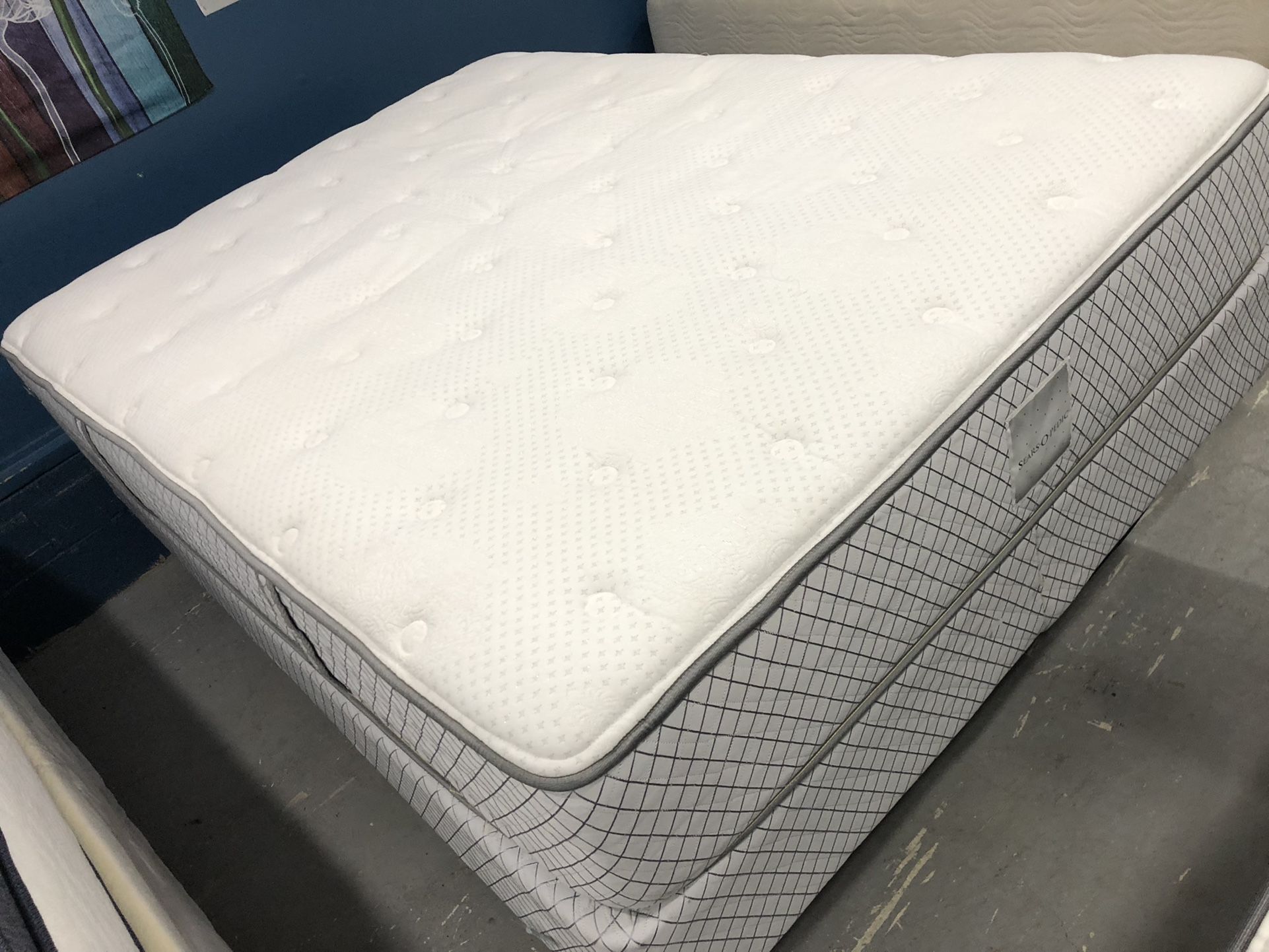 Queen Size Mattress And Box Spring