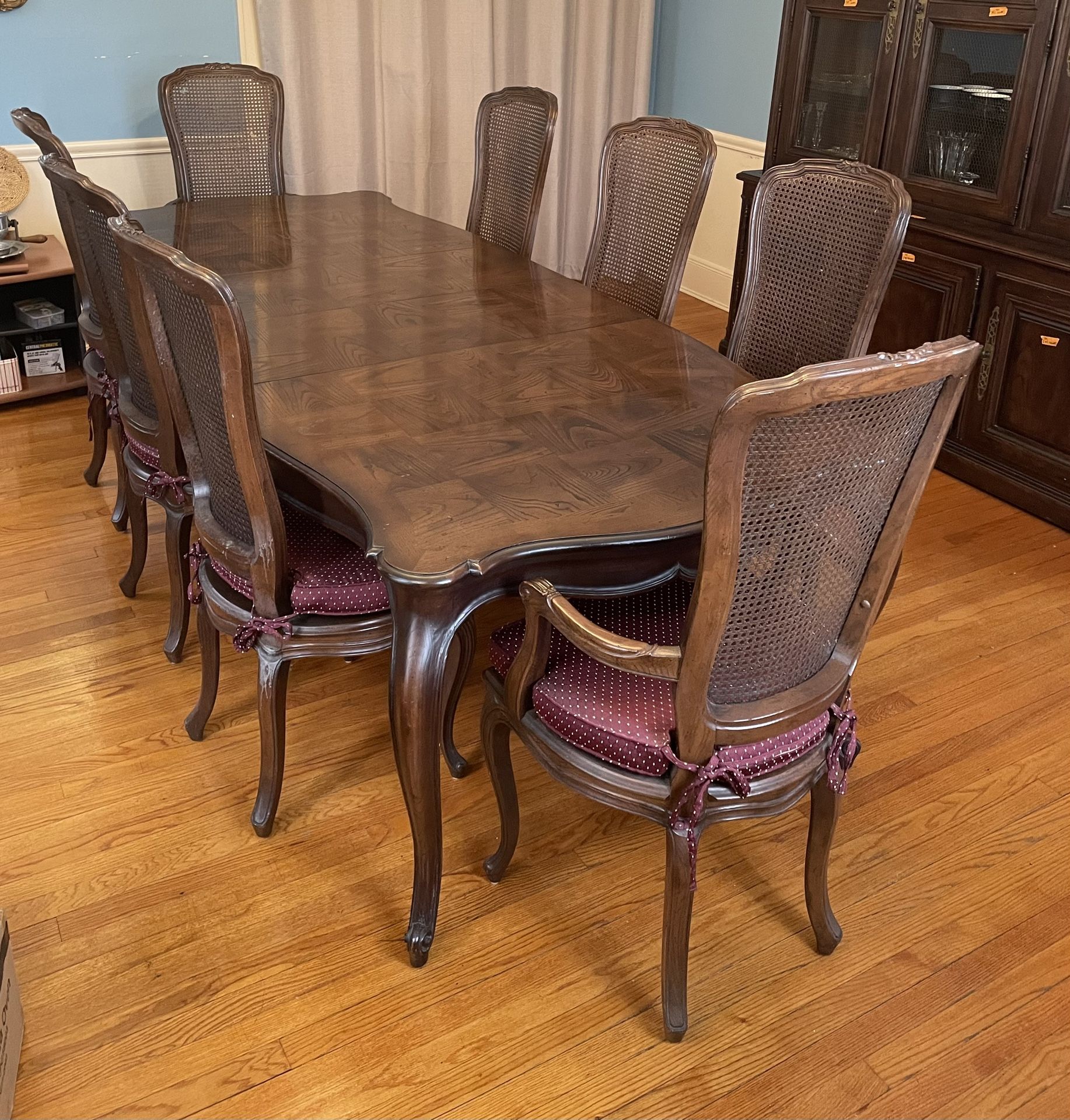 Vintage Henredon Solid Wood Extendible Table and 8 Cane Back Chairs Seats 8-12