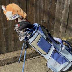 ⛳️🌸 Womens Nike Golf Clubs and bag.