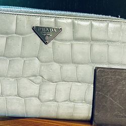 AUTHENTIC PATTEN LEATHER PRADA WALLET