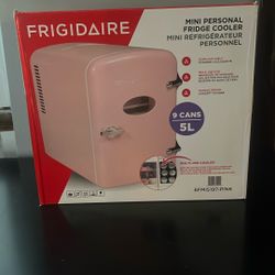 Mini Personal Fridge - Pink 