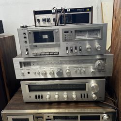 Lot of Vintage Hi-Fi Audio Equipment