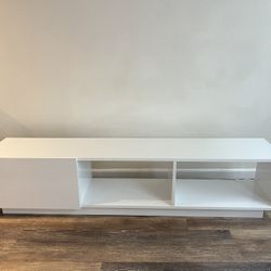 TV STAND 