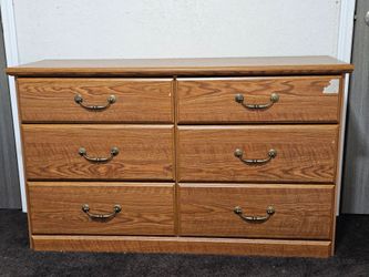 6-Drawer Wood Grain Dresser, with a  minor scratch. HEAVY Dresser
