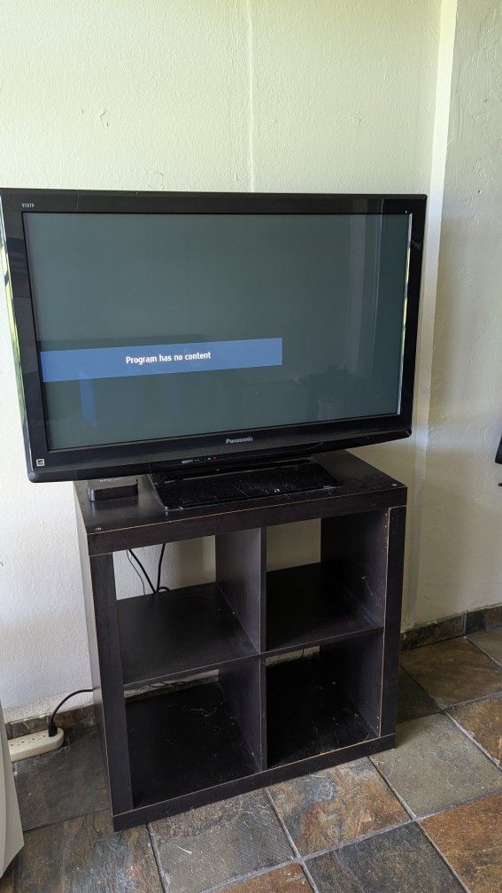 42" Panasonic Plasma Tv w/ remote