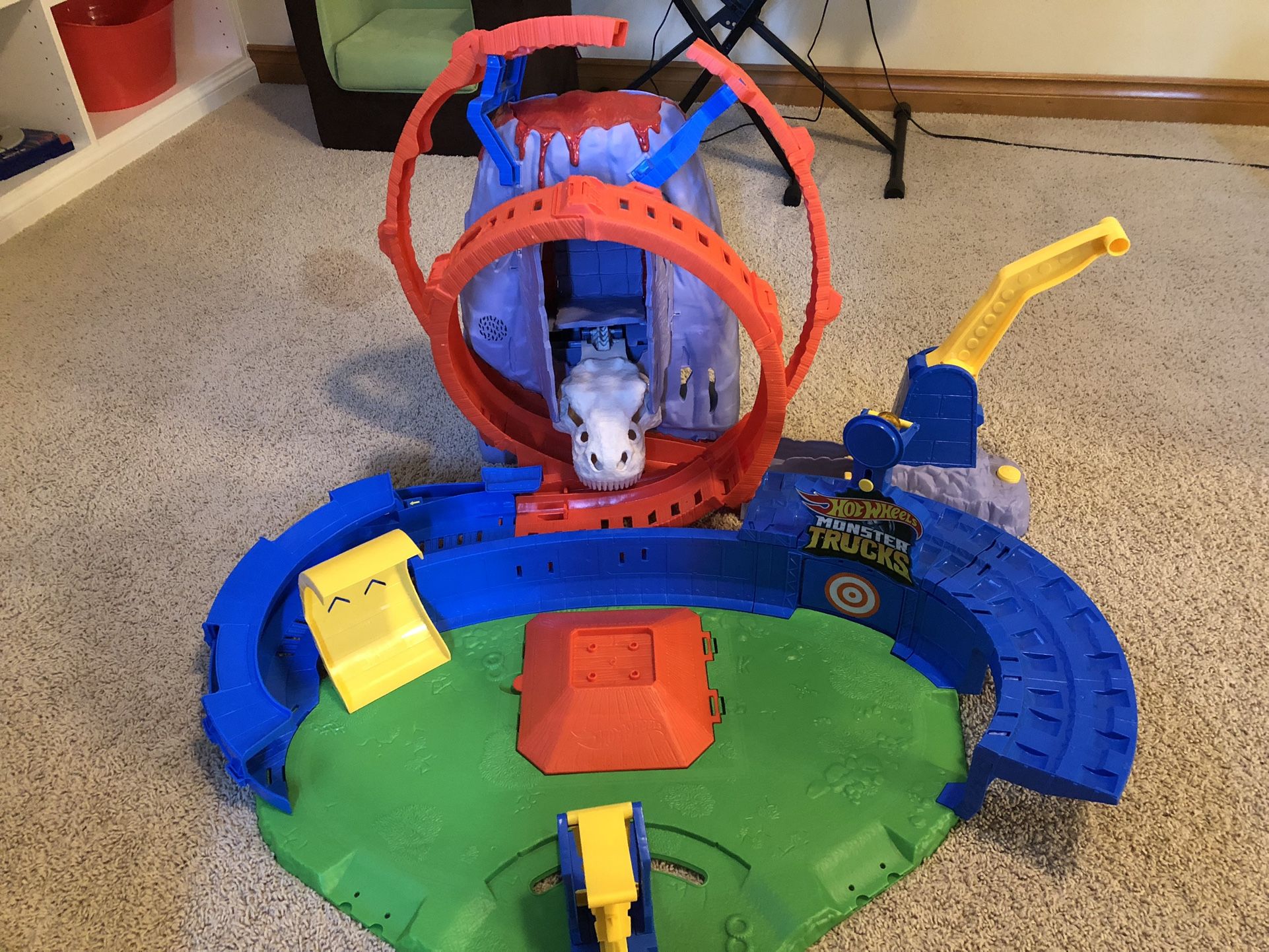 Hot Wheels Monster Truck Volcano Playset