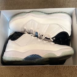 Jordan 11 Lows Legend Blue