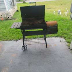 grill with smoke box