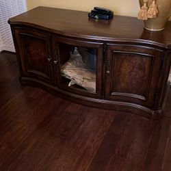 Media Console. Thomasville