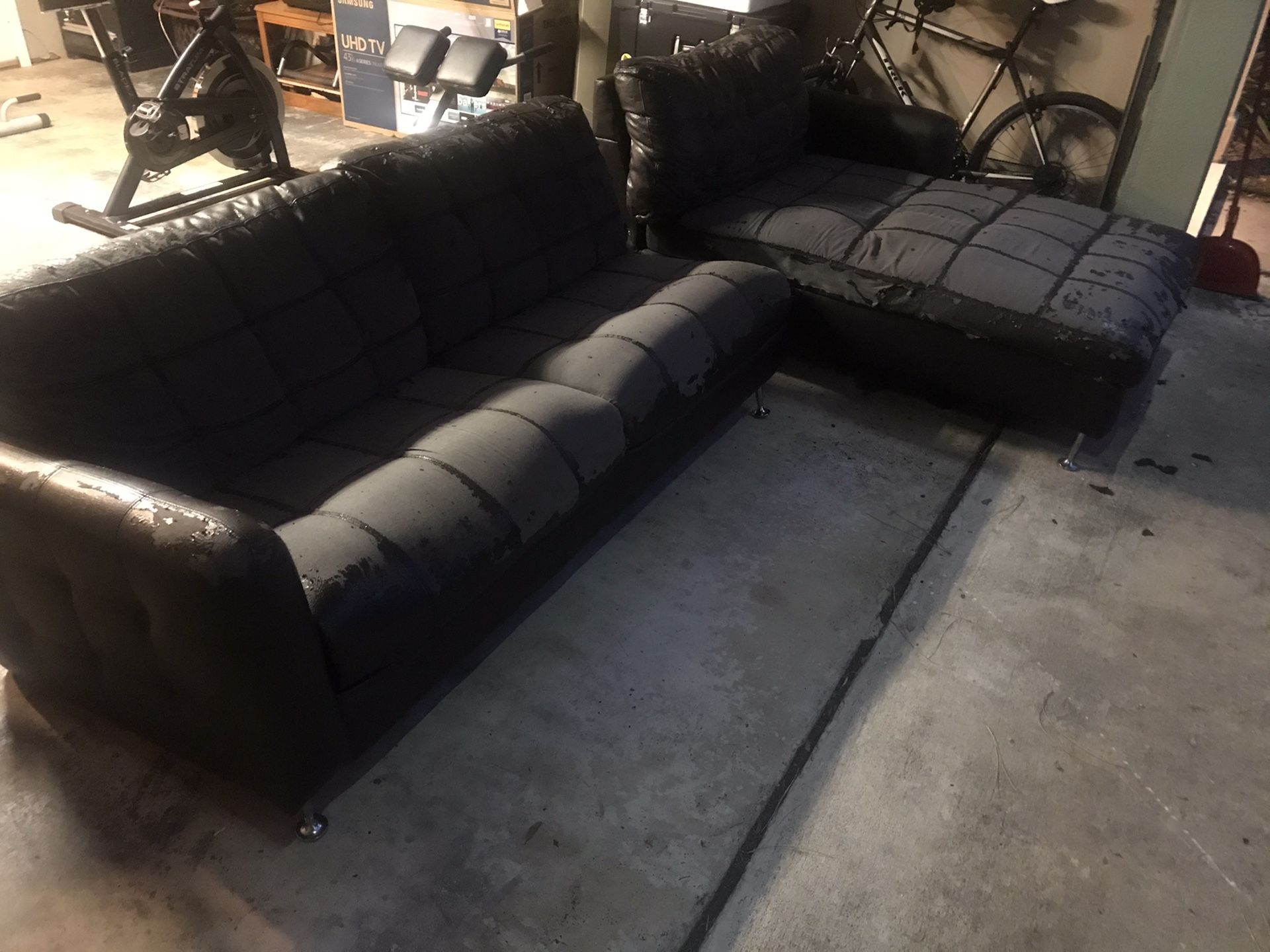 I’ll pay you to haul away this Couch