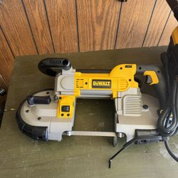 Dewalt Band Saw 5” Deep https://offerup.com/redirect/?o=Q3V0LkxJS0U= NEW