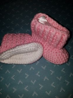 Knitted boots 3-6 months