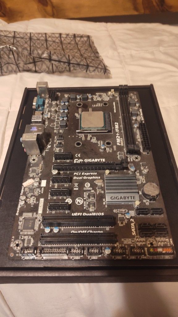 Gigabyte GA-F2A55-DS3/ A4-7300 Dual Core 3.8ghz