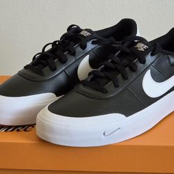 Brand New Men's Nike Size 10