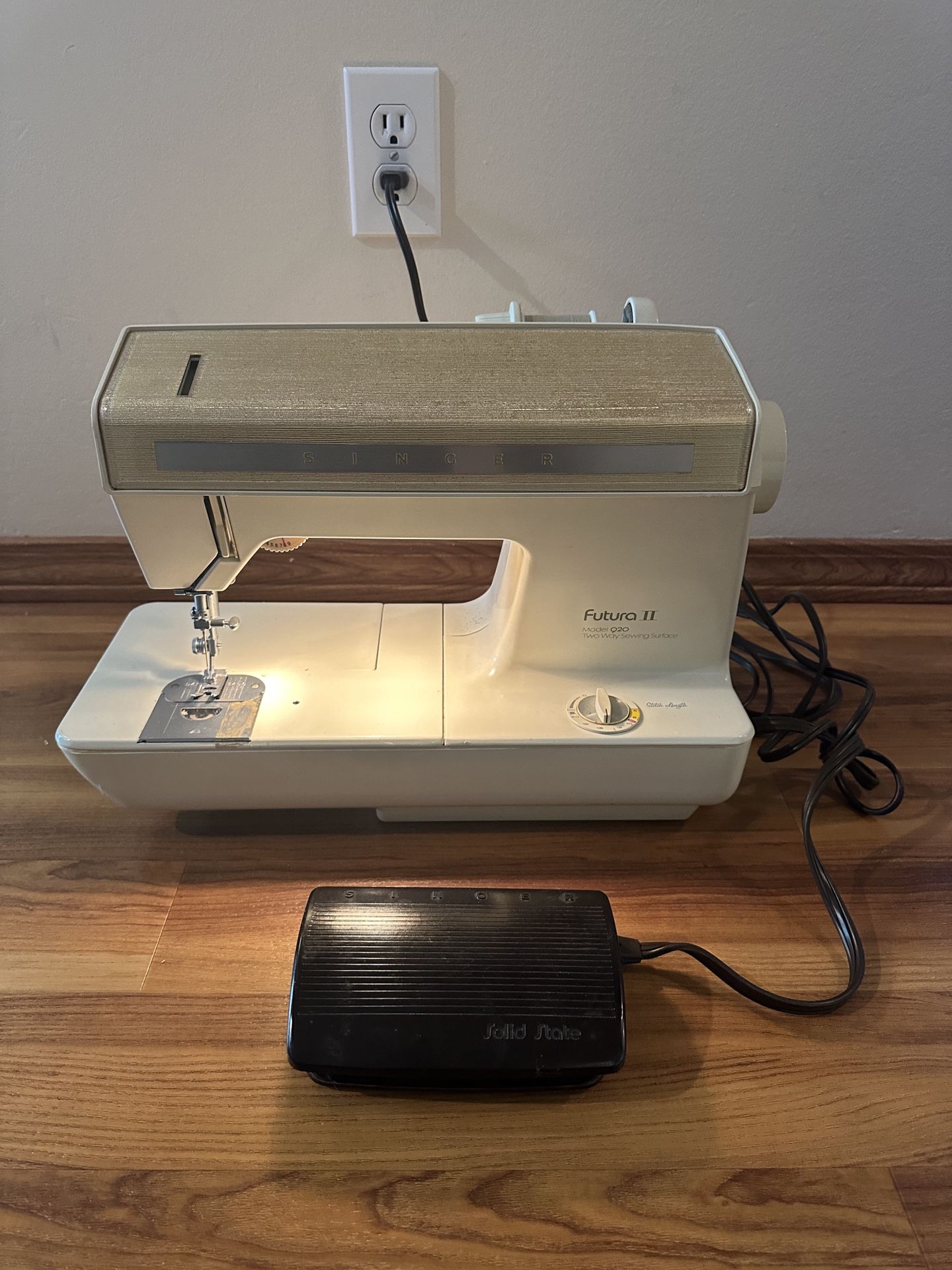 Singer Futura 920 Sewing Machine