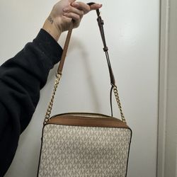 Michael Kors Used once purse !!