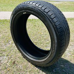 Tire GOOD YEAR  255/45R20 The tire is like new, it was only used for a week It's only one