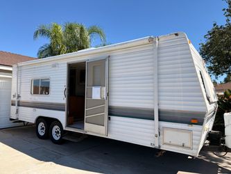 1999 Fleetwood Wilderness Travel Trailer