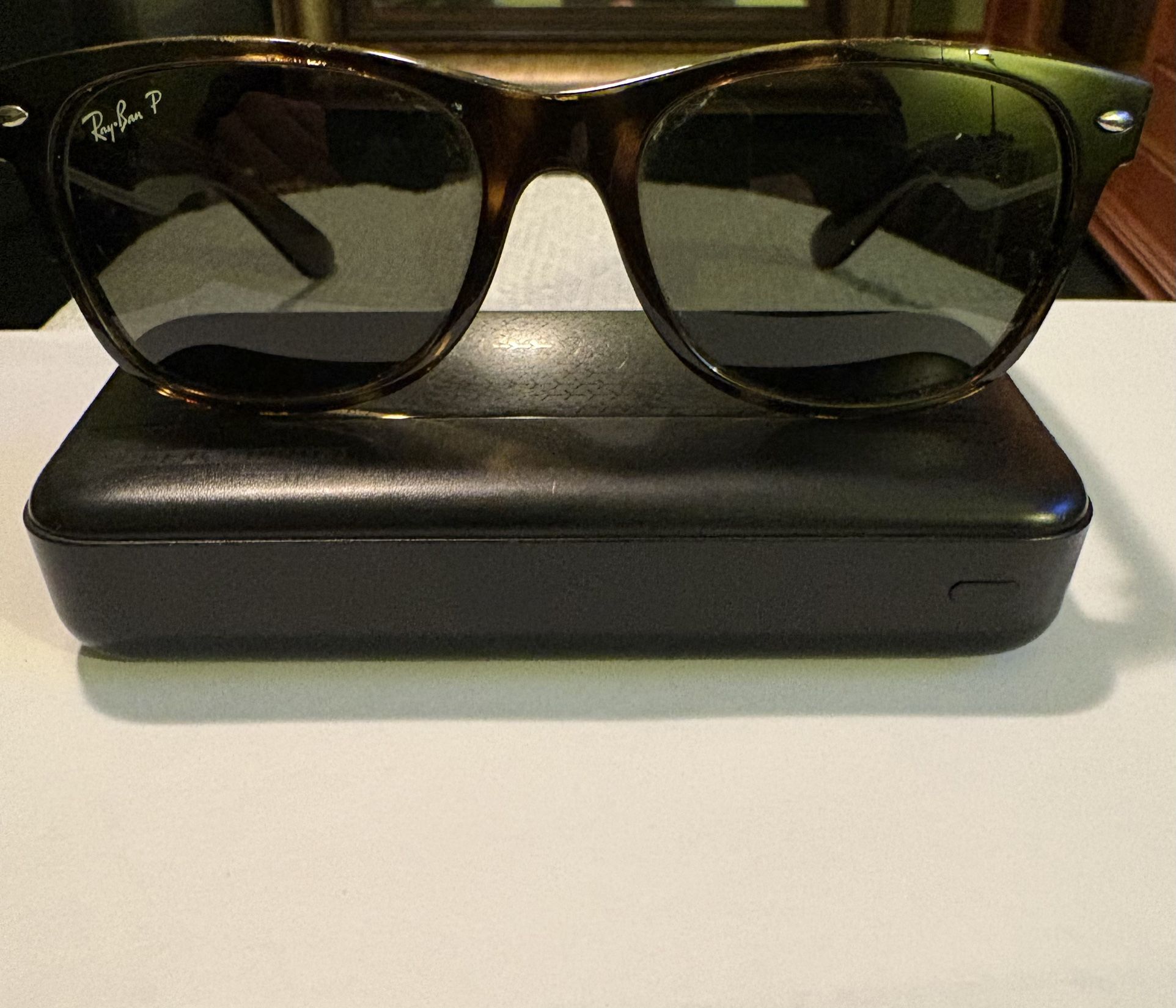 Ray-Ban RB2132 New Wayfarer Classic