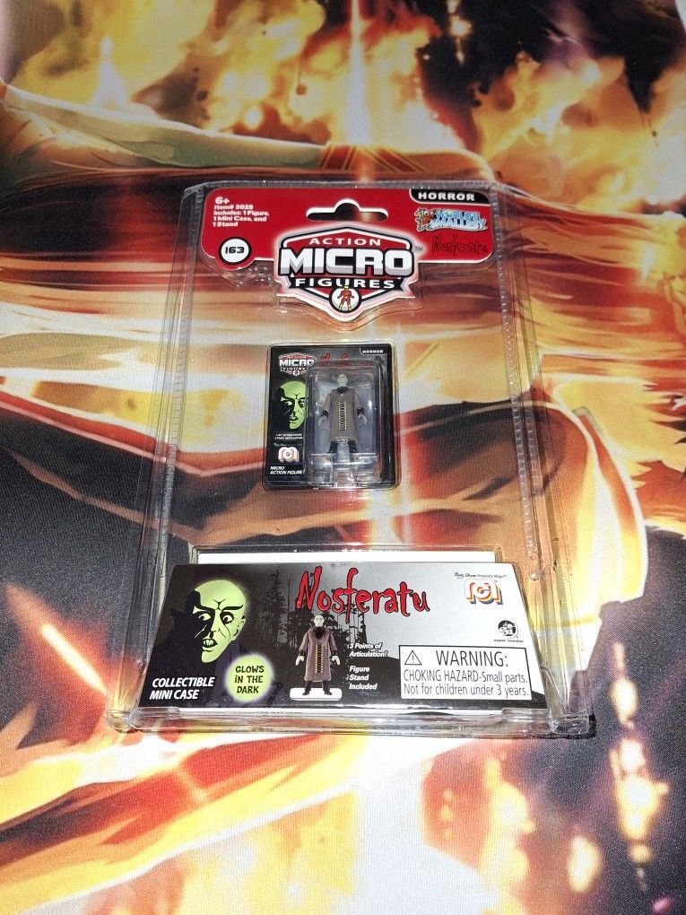 WORLD'S SMALLEST NOSFERATU MICRO ACTION FIGURES GLOWS IN THE DARK FIGURE...HALLOWEEN...NEW...KEPT IN A SMOKE FREE HOME...$15...